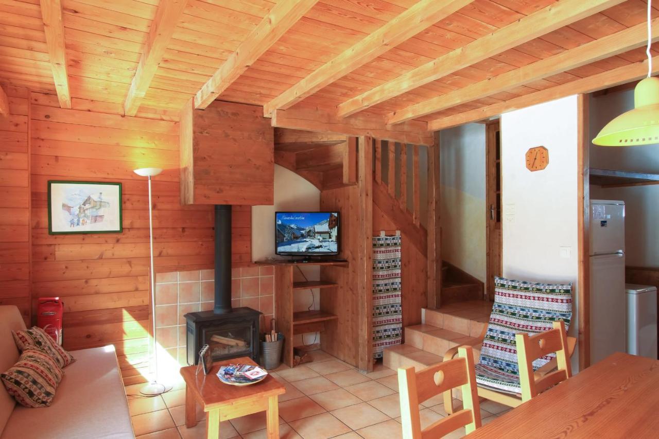 Le Gouroun Hameau Des Chazals Nevache Hautes Alpes Exteriér fotografie